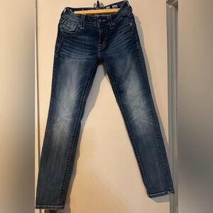 Super cute Miss Me Skinny Jeans